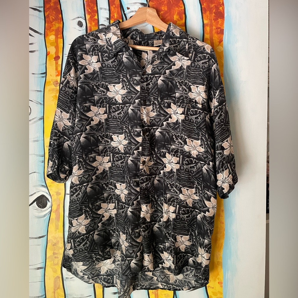 Super soft, float silk Hawaiian shirt size large